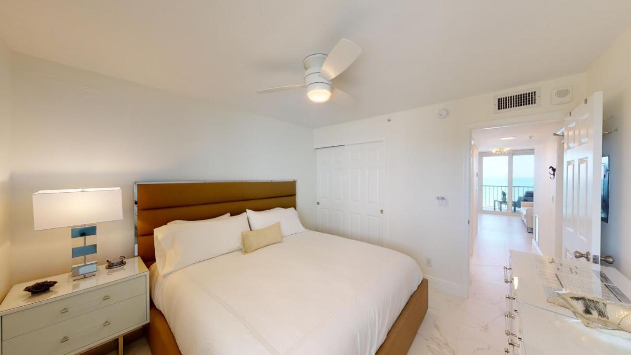 Totally Renovated Beachfront Condo At Apollo! Marco Island Exterior foto